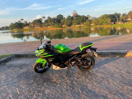 KAWASAKI NINJA 400 KRT EDITION 